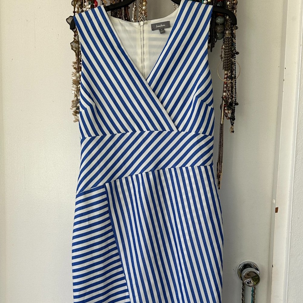 Pristine Neiman Marcus white and blue dress